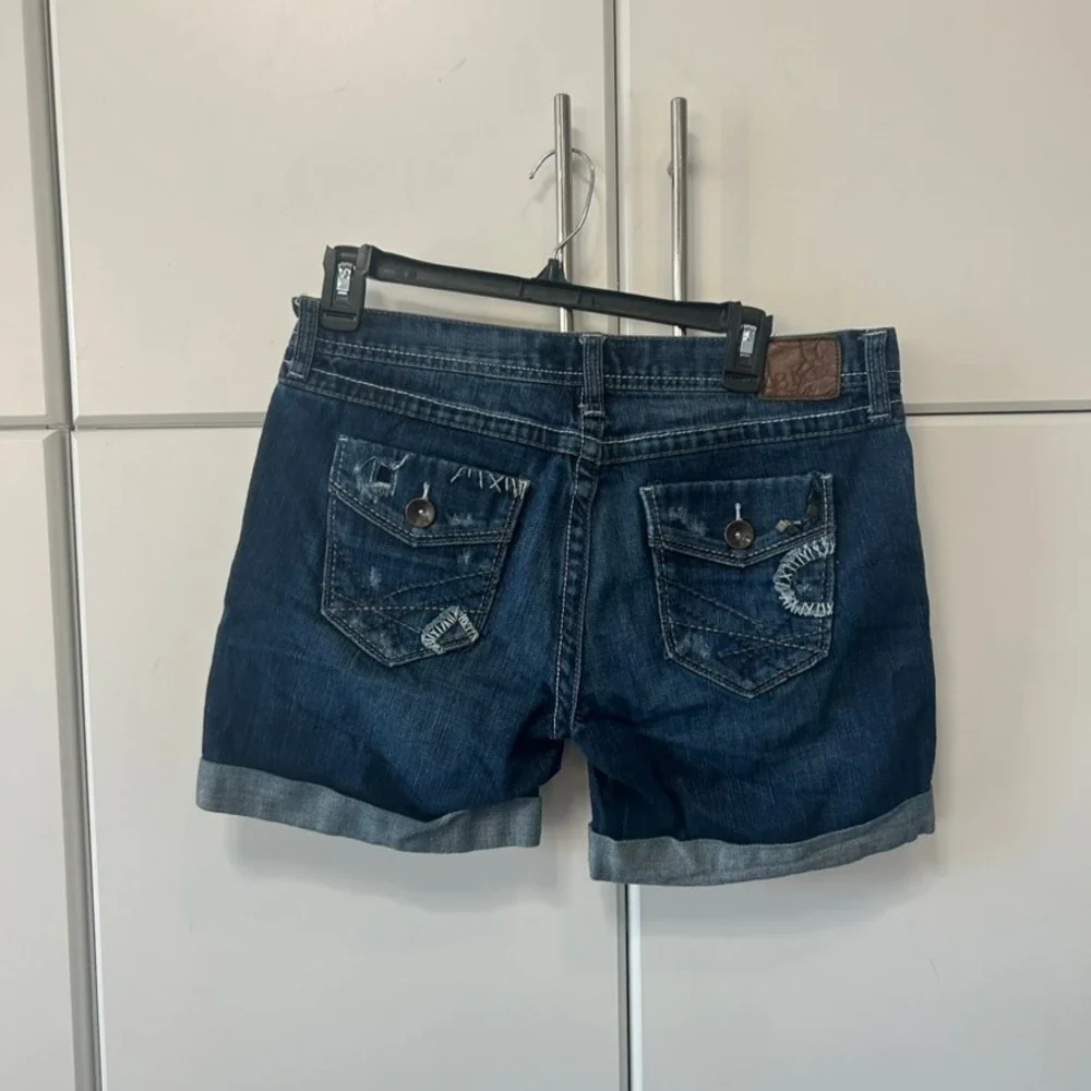 BKE Roan Distressed Denim Shorts Dark Wash Cuffed Patchwork Womens Size 29